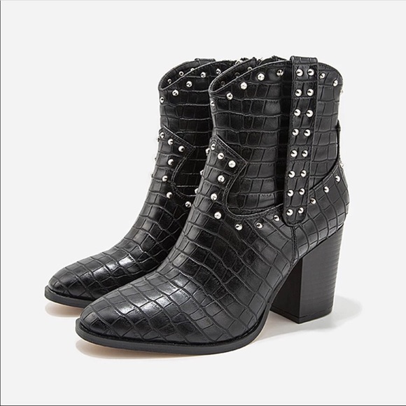 PREORDER! Studded Animal Print Western Booties - Picture 2 of 6